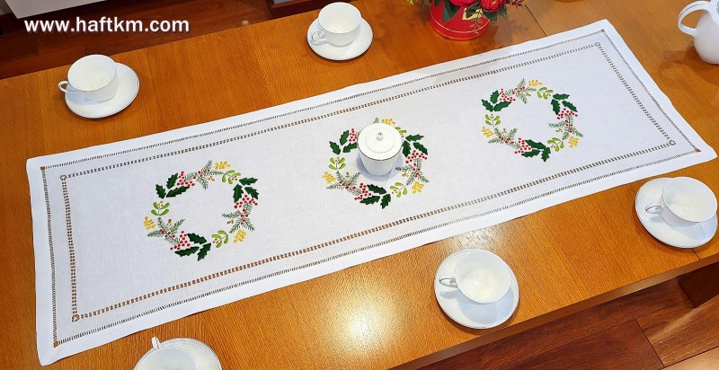 Bieżnik z motywem świątecznym " wianek"