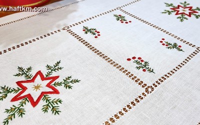 Bieżnik z motywem świątecznym " Czerwone gwiazdki "