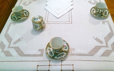 Piękny obrus lniany " Geometria "