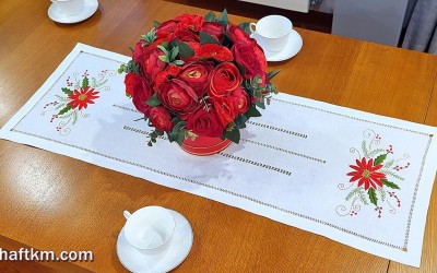  Bieżnik ręcznie haftowany 