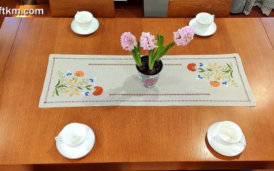 Bieżnik haft ręczny " Wiosenne natchnienie"