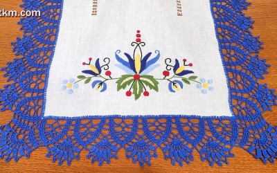 Przepiękny ręcznie haftowany bieżnik lniany z motywem kaszubskim.