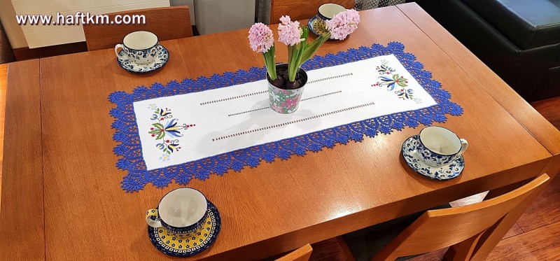 Przepiękny ręcznie haftowany bieżnik lniany z motywem kaszubskim.