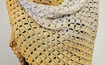 Chusta szydełkowa ombre.