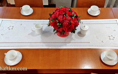 Elegancki  bieżnik  " Róża Makowska"