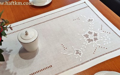 Elegancki  bieżnik  " Róża Makowska"